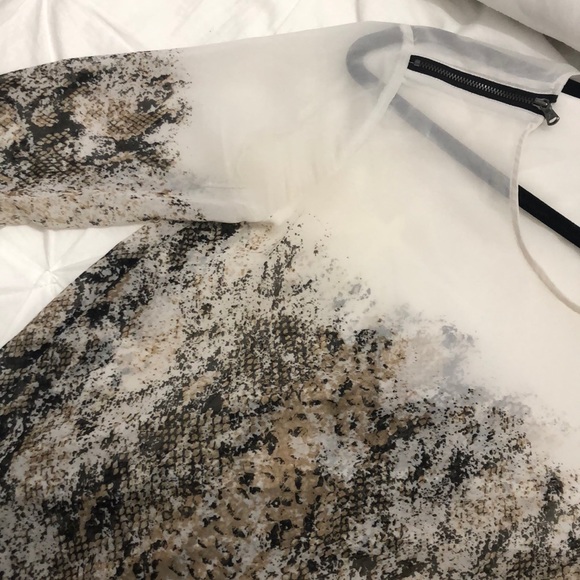 Blouse - Picture 2 of 4